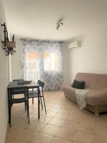 Gallery image of Nice apartment (1) for 2-4 in 60m to beach in Dubravčevina