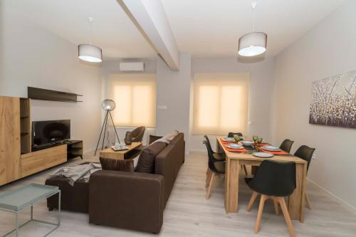 Un lugar para sentarse en minimal spacious apartment in Kallithea