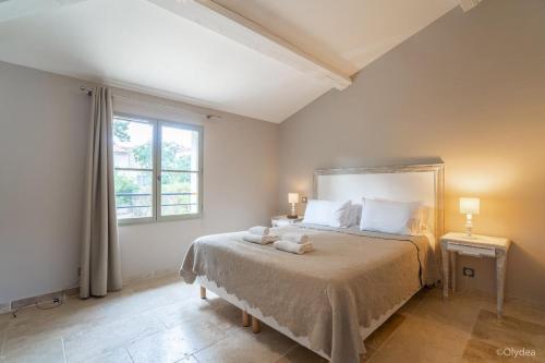 Cama o camas de una habitación en Olydea le Château de la Redorte