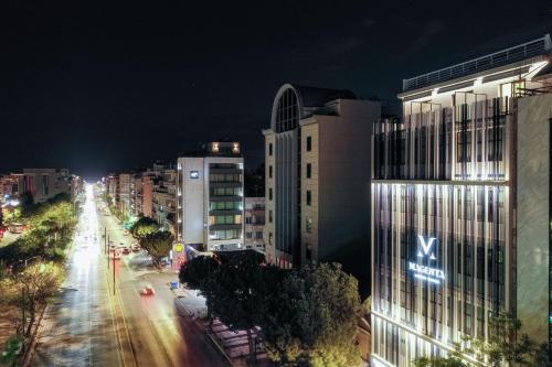 Edificio en el que se encuentra el apartahotel