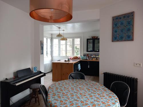 Kuchyň nebo kuchyňský kout v ubytování La Croisée des Chemins