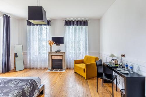 Ένα ή περισσότερα κρεβάτια σε δωμάτιο στο Hôtel Château La Chèze - Bordeaux Floirac