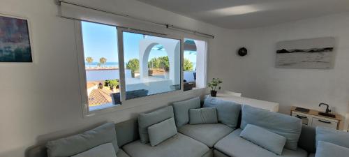 Zdjęcie z galerii obiektu ATICO con vistas al mar a 100 metros de la playa w mieście Torre de Benagalbón