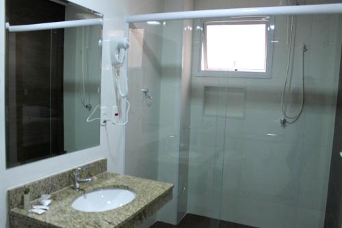 Bilik mandi di Avare Plaza Hotel Plus