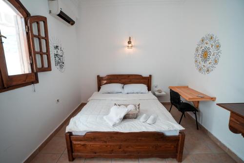 Cama ou camas em um quarto em Rafiki Hostels - Dahab