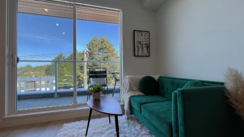 Hillside Oasis by Iris Properties! – Photos 2