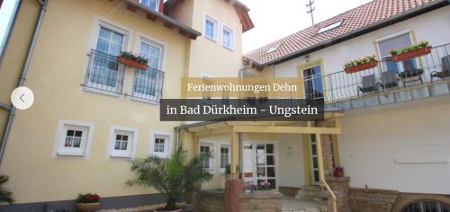 un edificio con las palabras en el negro holandés malo en Ferienwohnungen Dehn en Bad Dürkheim
