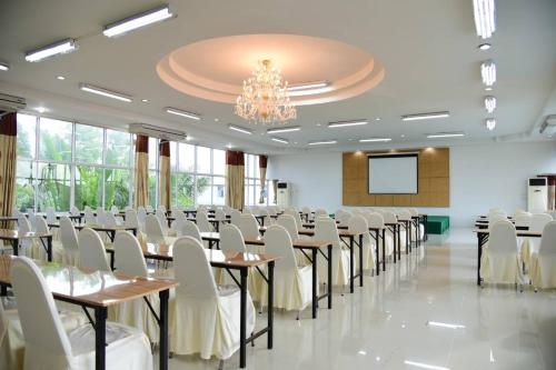 Φωτογραφία από το άλμπουμ του Tuscany Hotel by skypark σε Ban Tha Thon