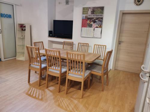 Spacious 140m2 Downtown 3 Bedroom Apartment