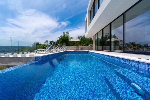 Πισίνα στο ή κοντά στο Villa Trebesin