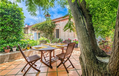 Beautiful Home In Castelnau Le Lez With 4 Bedrooms, Wifi And Private Swimming Pool