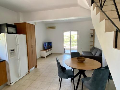 Η κουζίνα ή μικρή κουζίνα στο Villa Albama