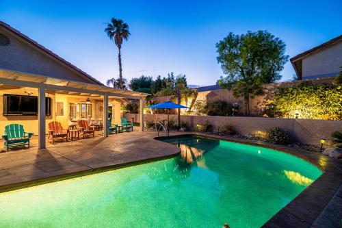 Kolam renang di atau dekat dengan Coachella Chill: Luxury 4BR/4King Paradise Retreat