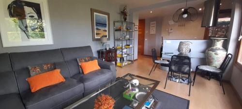 バロ・デ・リャネスにあるGestiona2R - Apartamento con jardin en la playa de Barroのギャラリーの写真