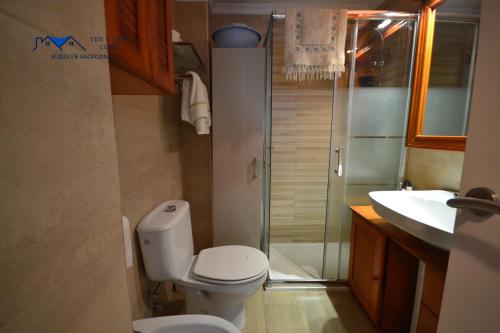 ห้องน้ำของ Apartamento a 2 min de la playa de Conil