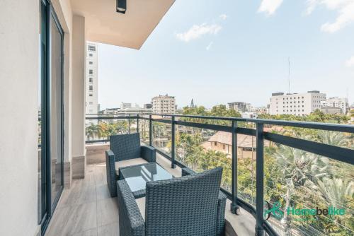 Μπαλκόνι ή βεράντα στο Regatta Living II with Breakfast Included! - 502