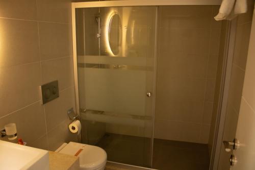 Un baño de Aktaş Butik Hotel
