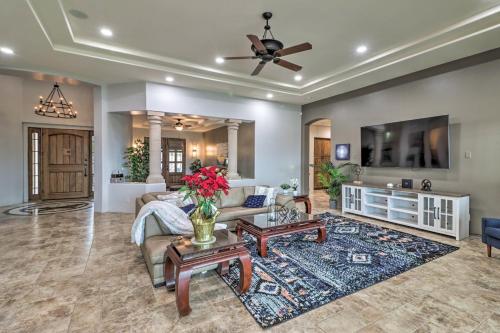 Pet-Friendly Phoenix Home Pool and Spa! – Photos 5
