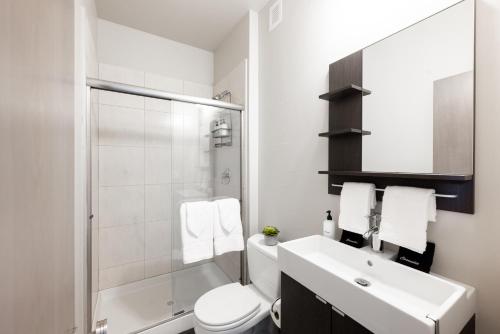 Koupelna v ubytování Center of LoHi - Roof Deck - Walk Everywhere