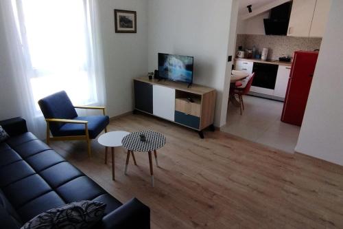 Cute Apartment Marla Art close to Center