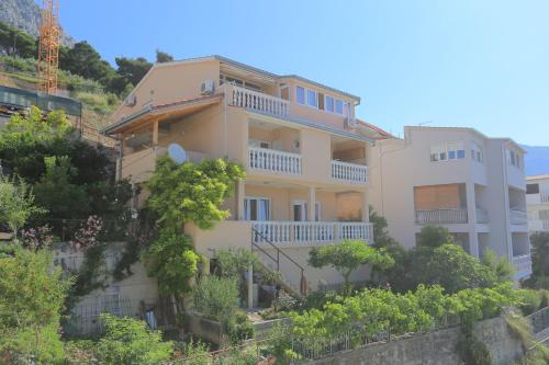 Apartments with parking space Duce, Omis - 20858