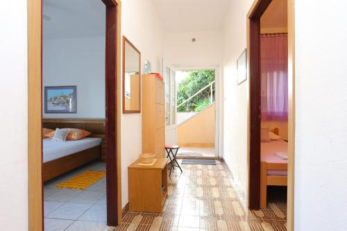 Apartments with parking space Duce, Omis - 20858