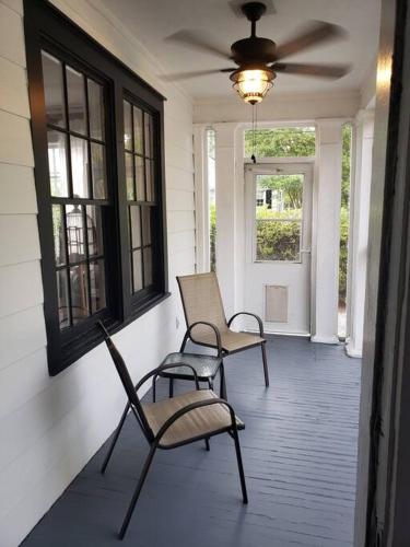 Un lugar para sentarse en The Moise Manor