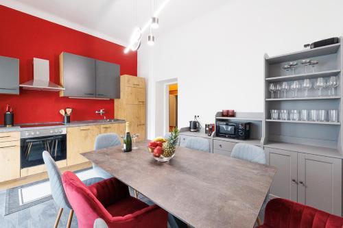 NEW ShalalaLiving Vienna Spacious Home for Family & Friends