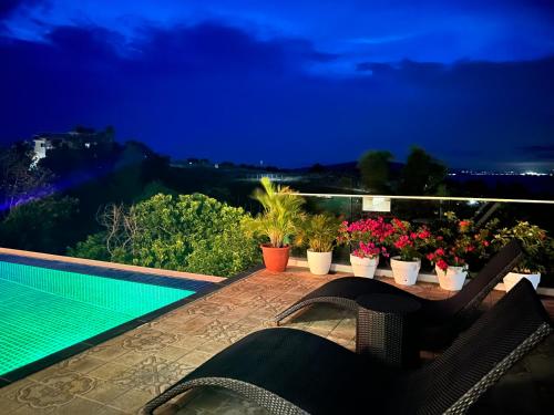 Πισίνα στο ή κοντά στο Villa Amihan