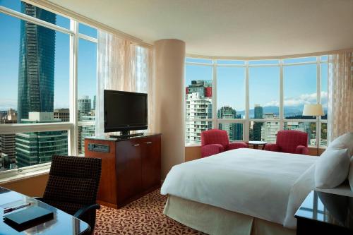 Vancouver Marriott Pinnacle Downtown Hotel Image