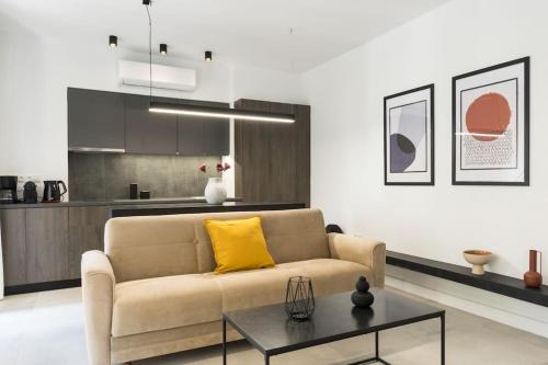 Academy Elegant Apartment #101