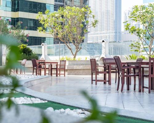 Foto dalla galleria di Breathtaking lake view in JLT metro cluster a Dubai