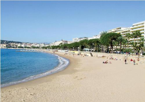 magnifique APPARTEMENT vue mer Parking Piscine Plage Climatisé