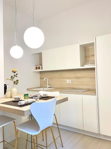 Casa Cavour White