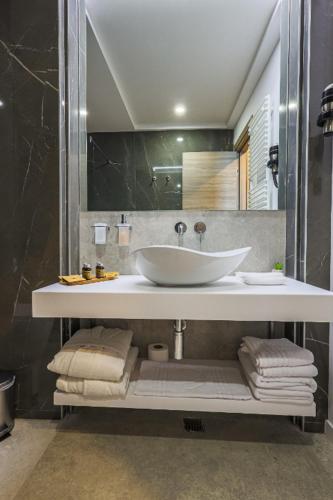 Ένα μπάνιο στο HOTEL NOVA LUXURY