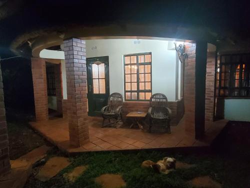 Posezení v ubytování Edaala Comfort - Cottage Rooms