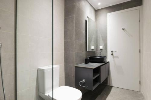 Academy Elegant Apartment #102