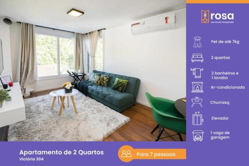 sala de estar con sofá y mesa en Rosa Edifício Victória, en Gramado