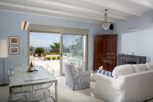 Foto Seaside Home Crete - Dream Oceanfront Getaway 6
