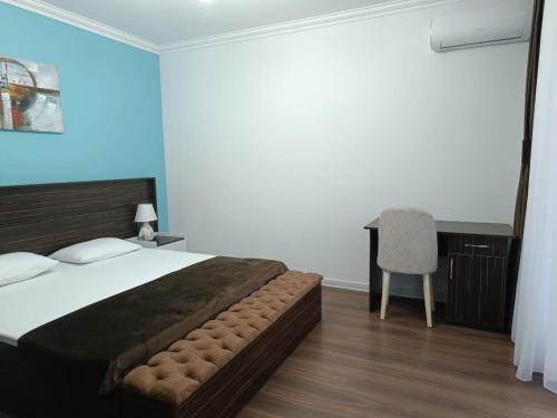 Postel nebo postele na pokoji v ubytování Maricel Astara Resort Hotel