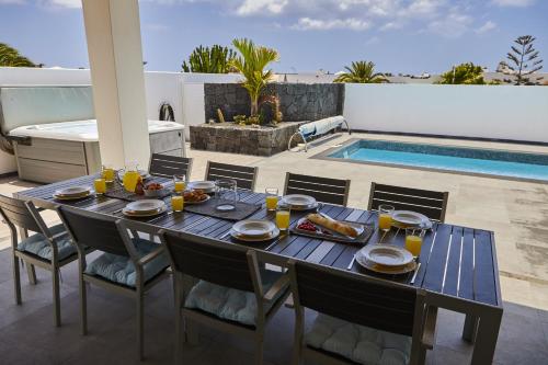 205 - Casa Santuario By Villas Now Ltd