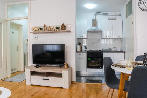 Flexible SelfCheckIns 52 - Zagreb - Parking - Loggia