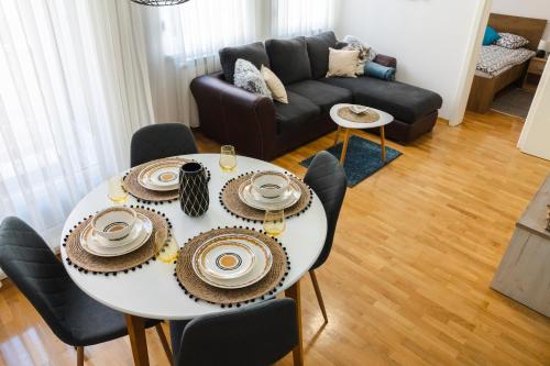 Flexible SelfCheckIns 52 - Zagreb - Parking - Loggia