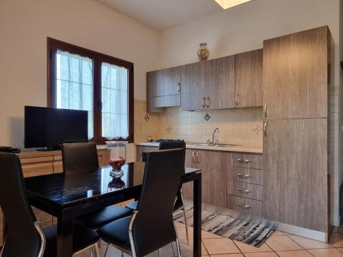 LEO'S HOUSE – Photos 2