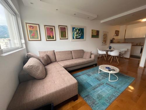 Fotografie z fotogalerie ubytování Apartment with Seaview Zetagradnja v destinaci Bar