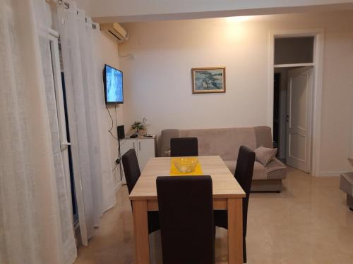 TV/trung tâm giải trí tại Topla