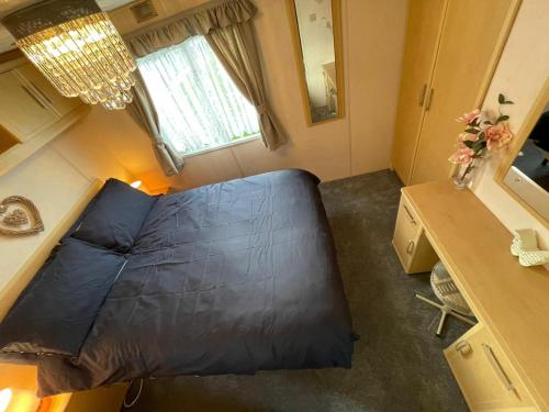 Posezení v ubytování Walsh's Holiday Park - Sapphire - Coastal Caravan Breaks