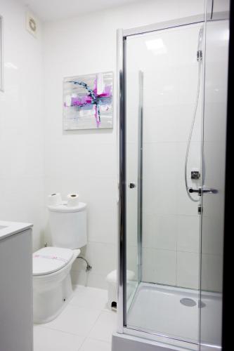 Bilik mandi di Hotel Senator