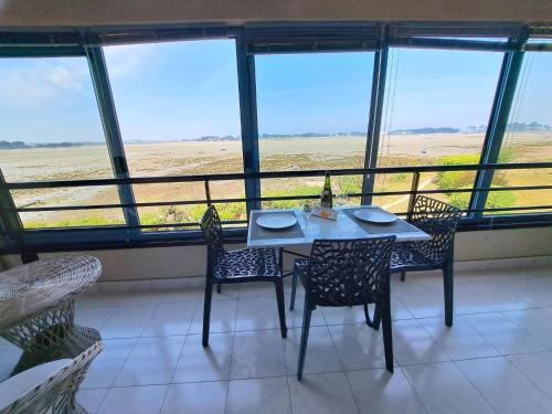180 panoramic sea view, apartment, Roscoff