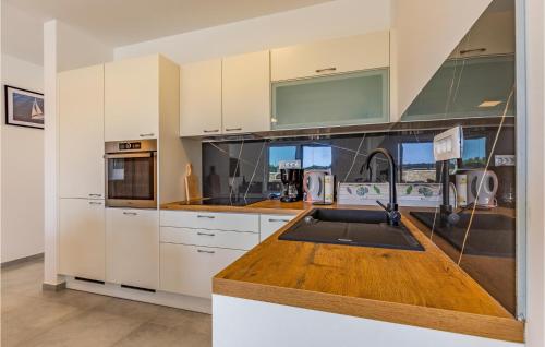 Gorgeous Home In Pula